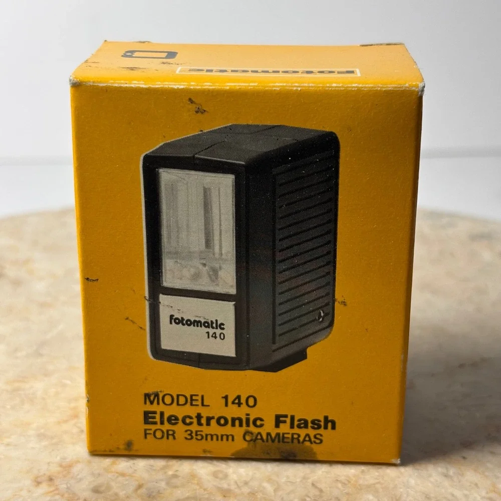 Fotomatic Electronic Flash 140 Black Vintage 35mm‎ Camera Hot Shoe Mount Sealed